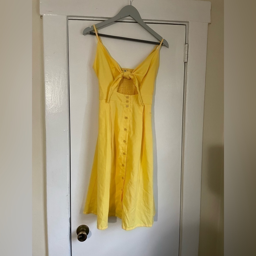 WISH‎ yellow cut out dress size Small